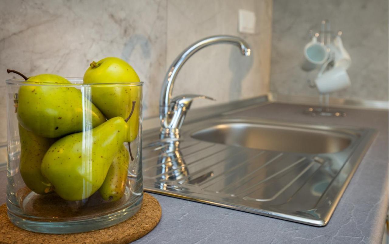 Girene Apartments يميناريا المظهر الخارجي الصورة
